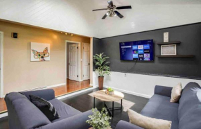 Enjoyable Home by Airport and Downtown
